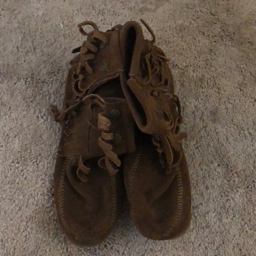 MINNETONKA Ankle Booties - Picture 2 of 5